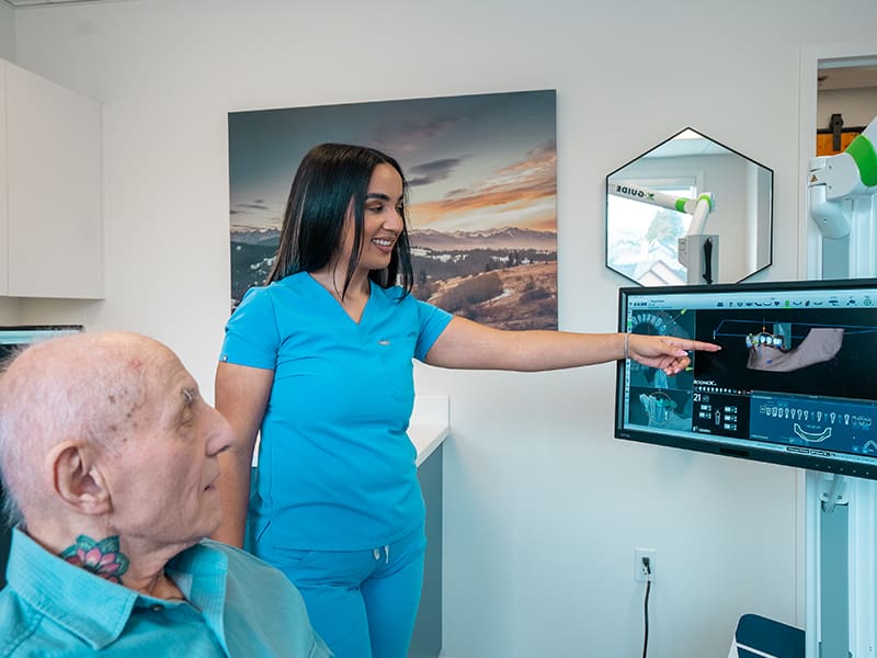 A patient reviewing 3D Imaging with the Doctor